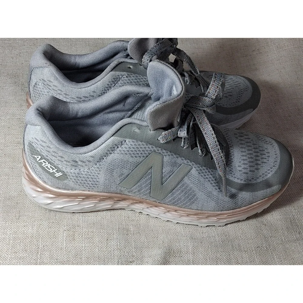 New Balance Arishi v2 Grey Rose Gold Kids Running Shoes KJARIGMY‎ Size 3